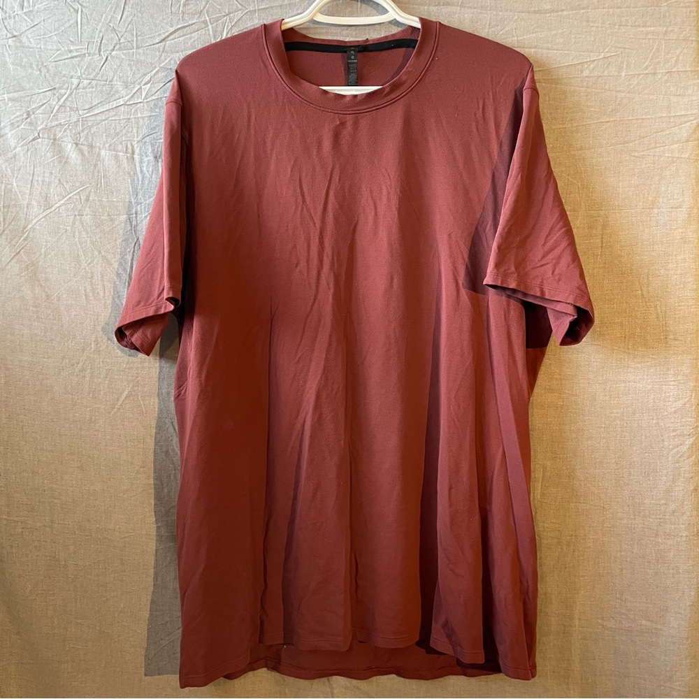 Lululemon Athletica Red Short Sleeve Tee